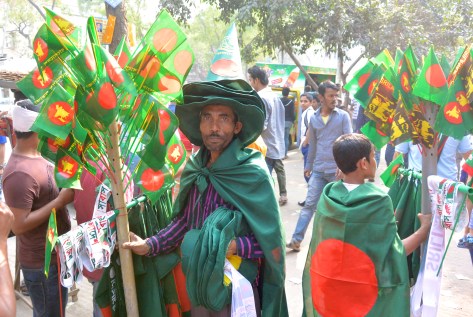 Image of street vendor in Dhaka before cricket match in Bangladesh.
